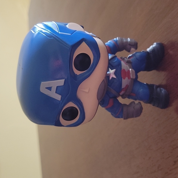 Funko Pop ~ Captain America Bobble Head - Picture 1 of 10